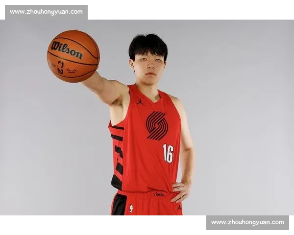 杨瀚森试训征服开拓者 主帅盛赞全场最佳 扣篮王之子无奈称难以招架 杨瀚森试训征服开拓者 主帅盛赞全场最佳 扣篮王之子无奈称难以招架