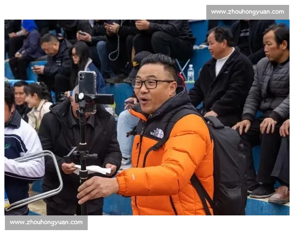 网红达人助阵村 BA 环江非遗打铁花燃爆夏夜